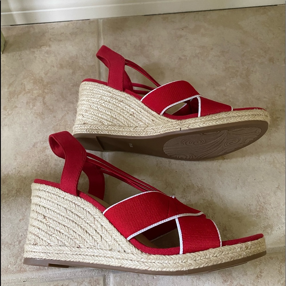 IMPO Red & White Cork Stretch Wedges NWT